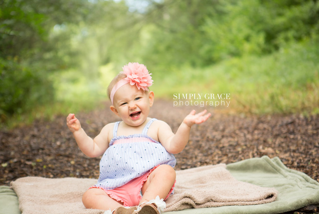 Winterset Park family photoshoot photo by Simply Grace Photography