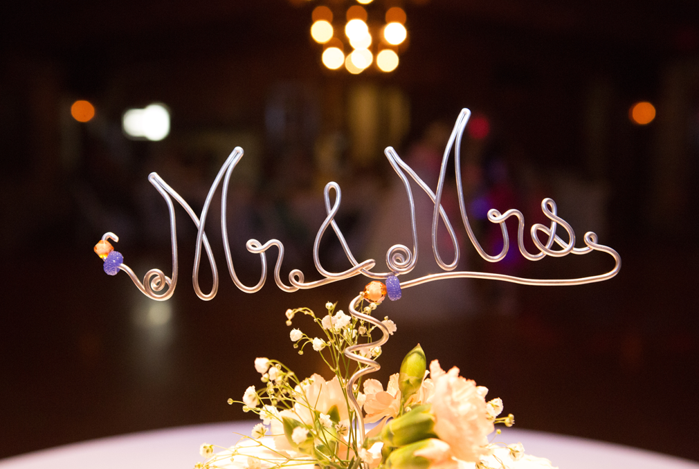 Wire Cake topper at James P Davis Hall Simply Grace Photography
