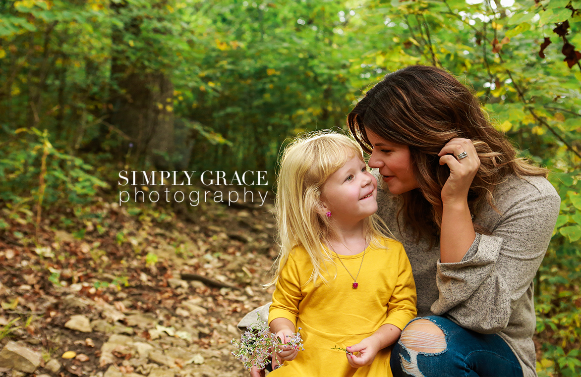 family photographer simply grace photography mother daughter