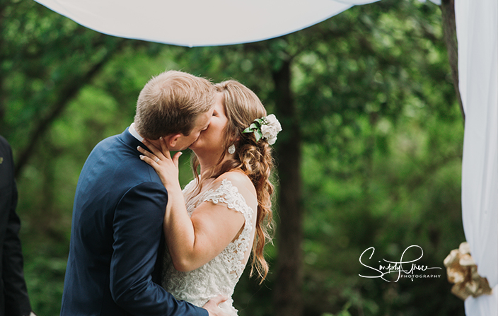 circle s ranch ceremony kiss simply grace photography