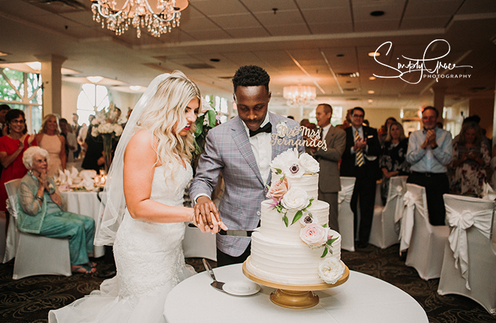 loch lloyd wedding cake cutting