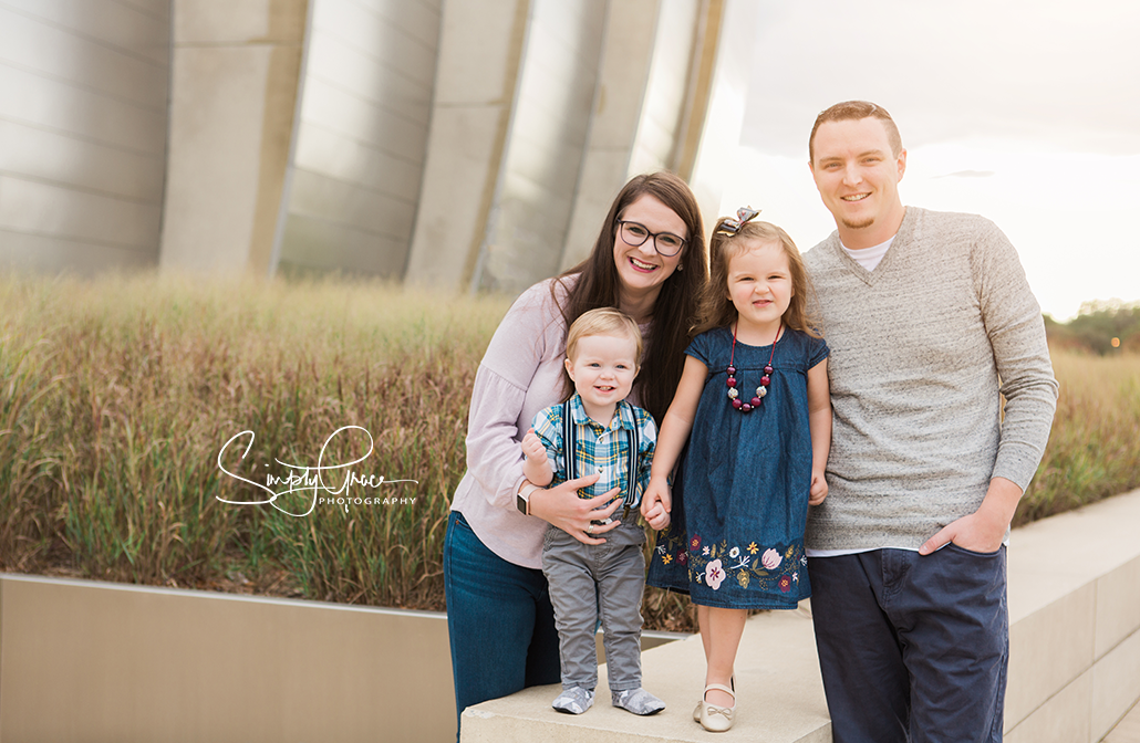 kauffman center family photo session group shot