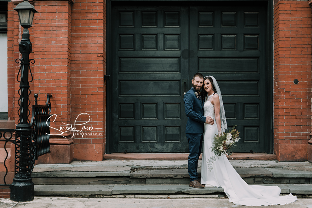 elopement Bonaventure elopement bride photo in downtown savannah