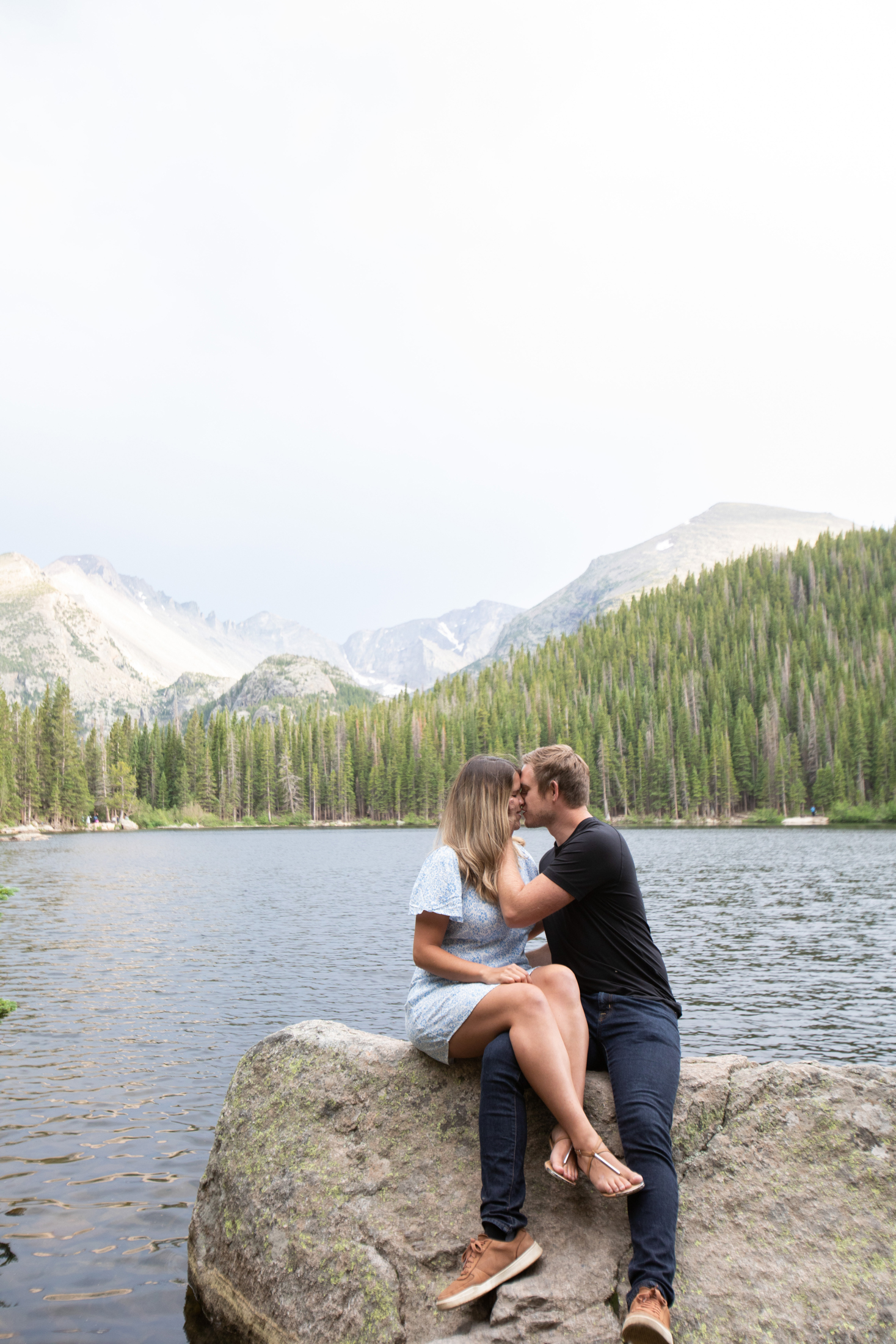kissing at bear lake in rmnp